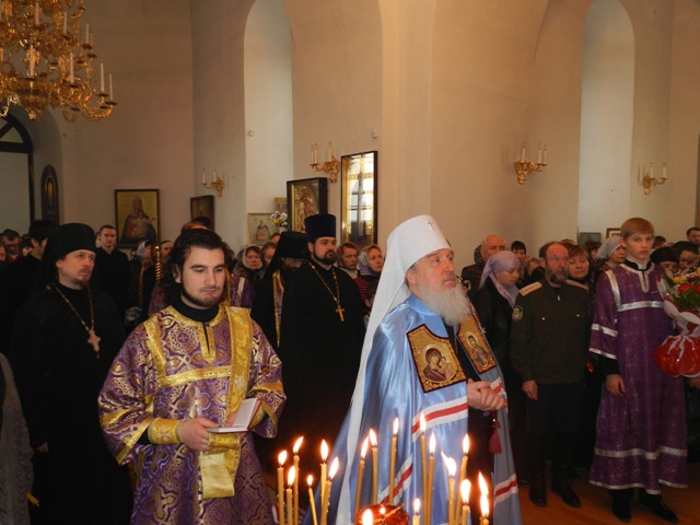 В неделю 5-ю Великого поста, митрополит Тобольский и Тюменский Димитрий совершил Божественную Литургию  в Свято-Троицком монастыре г. Тюмени
