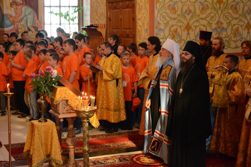 Студенты приняли участие в торжествах посвященных памяти Святителя Иоанна Митрополита Тобольского и всея Сибири чудотворца.