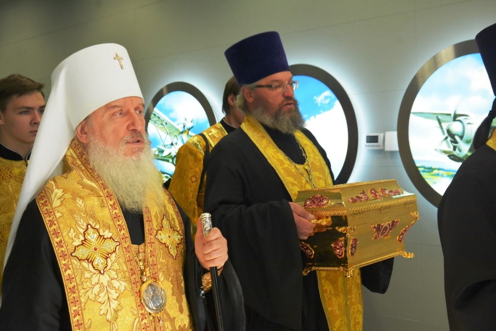 Тюменское духовное училище приняло участие в встрече честных мощей князя Владимира