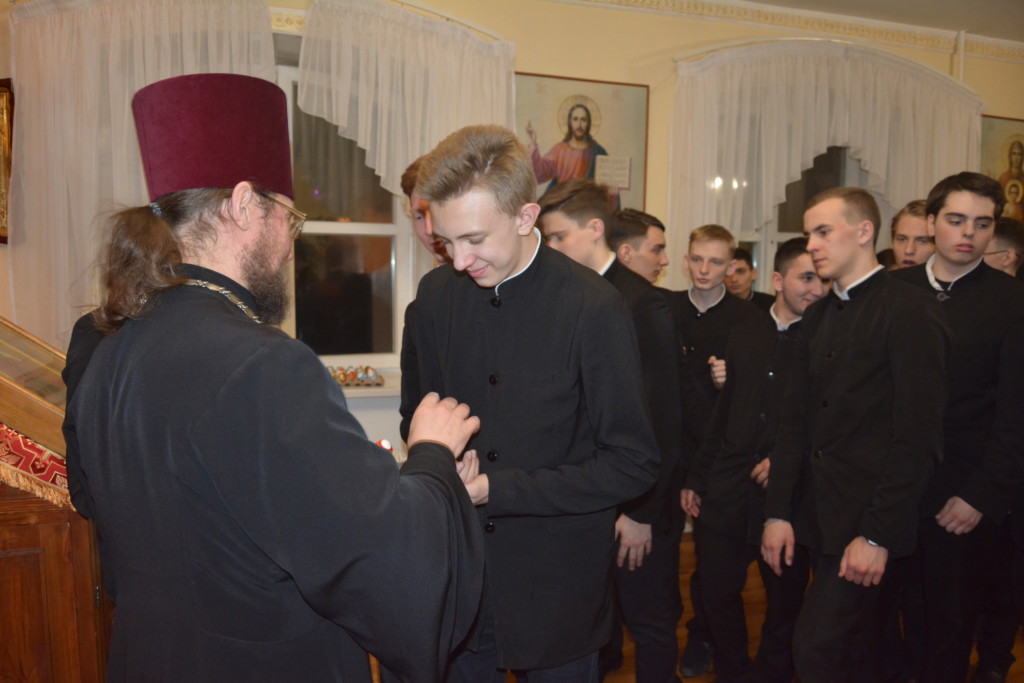 Ректор Тюменского Духовного училища поздравил студентов с праздником Пасхи