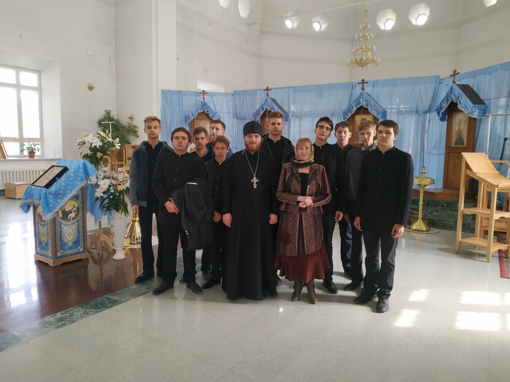 С 2 по 3 сентября, студенты Тюменского Духовного Училища  посетили храмы, во главе отца Александра (Вишнякова)