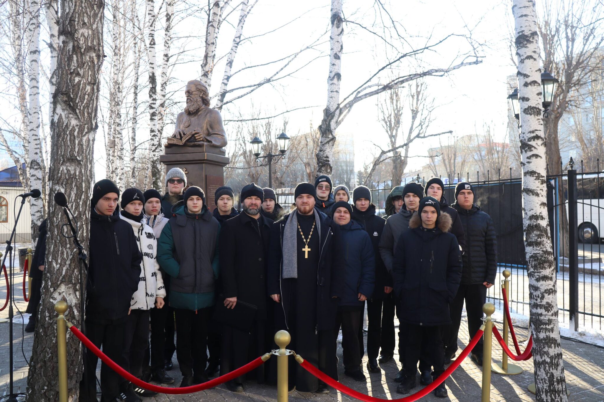 Воспитанники училища приняли участие в открытии памятника свт. Луке